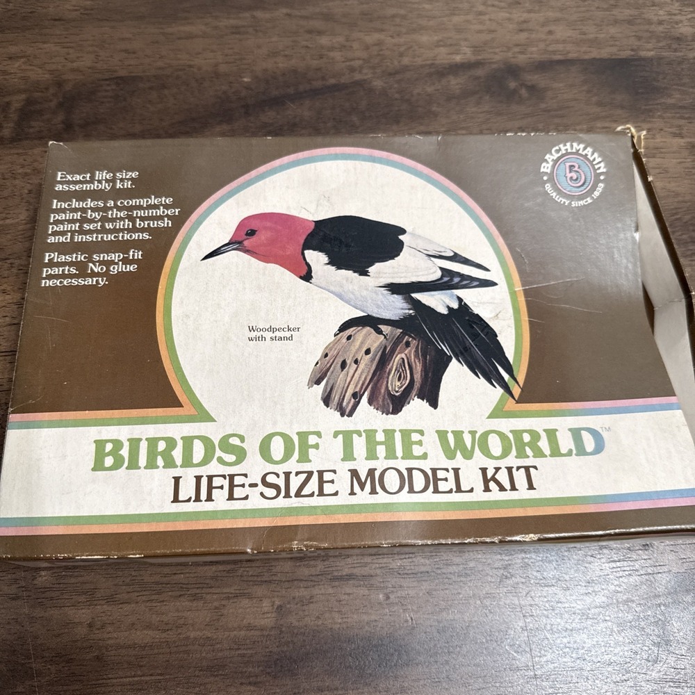 Vintage Bachmann WOODPECKER #9004-100  Model Kit "Birds of the World" Plastic